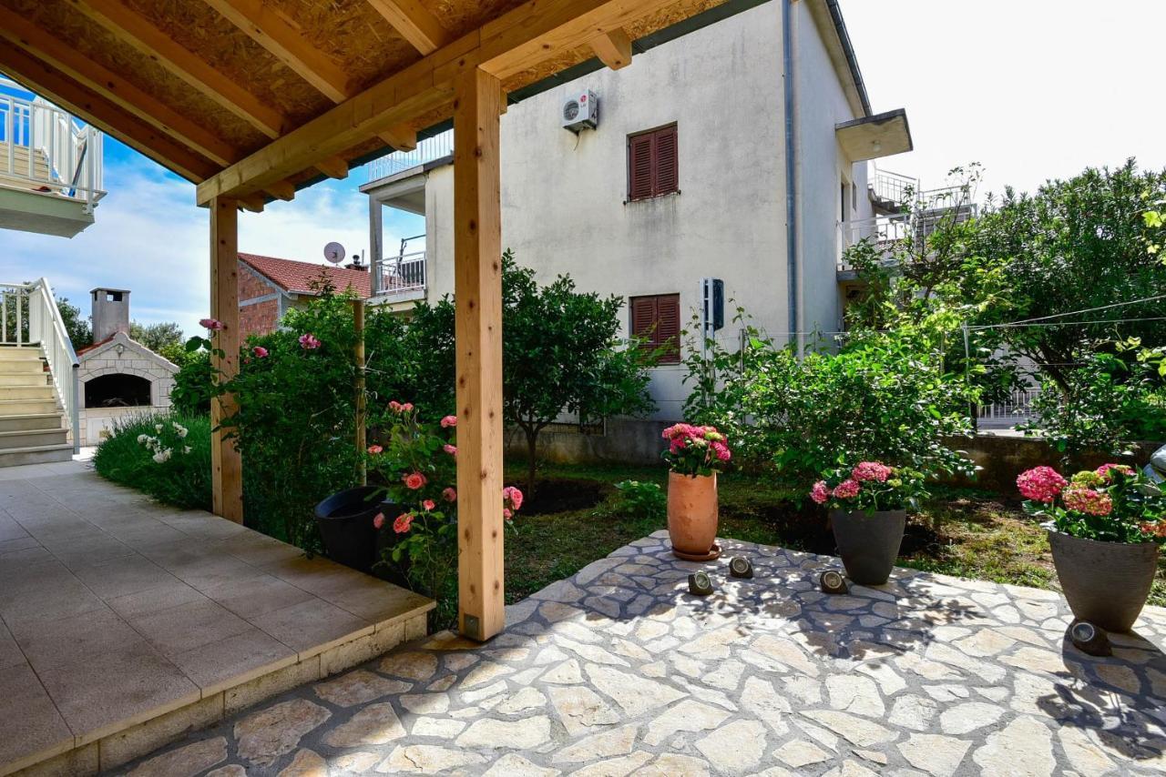 Holiday Apartments Zora أوروبيتش المظهر الخارجي الصورة