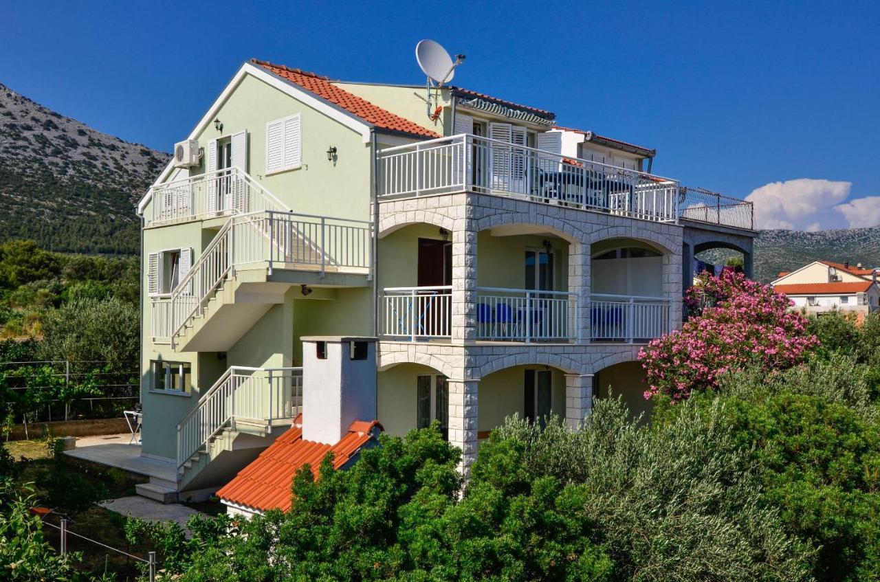 Holiday Apartments Zora أوروبيتش المظهر الخارجي الصورة