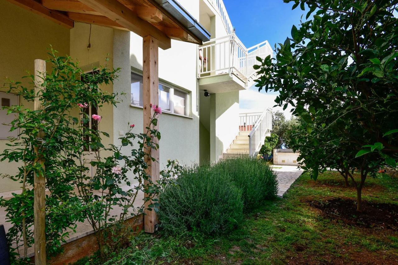 Holiday Apartments Zora أوروبيتش المظهر الخارجي الصورة